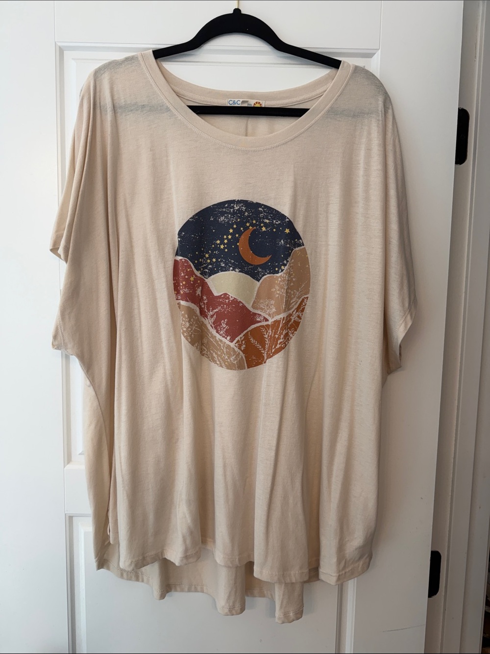 C&C California Cream Short-Sleeve Tee with Nightscape Circle Graphic